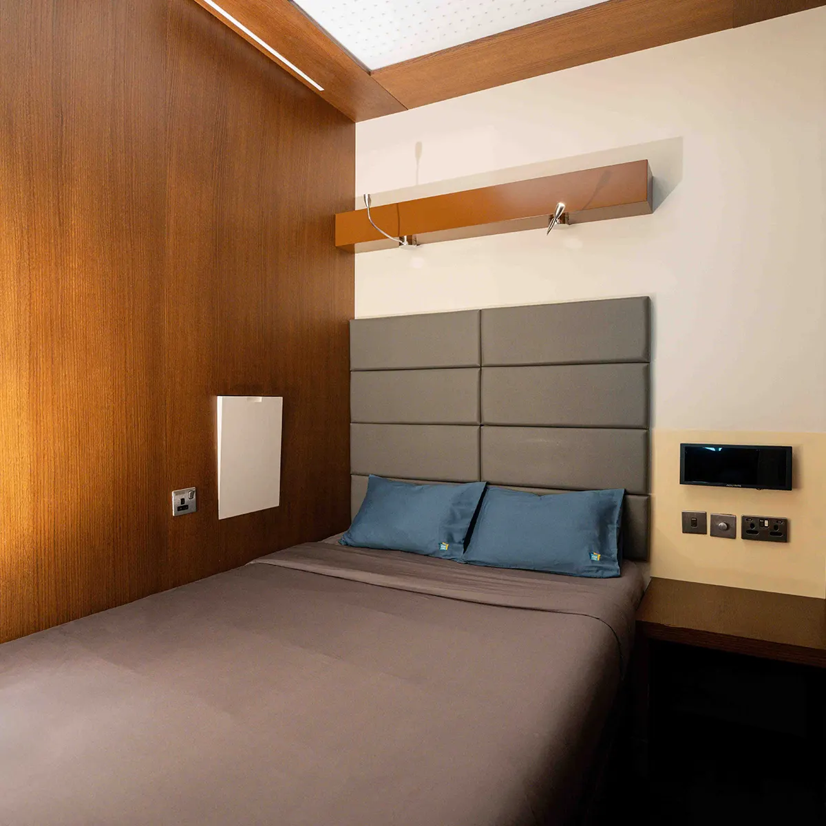 Double Cabin
