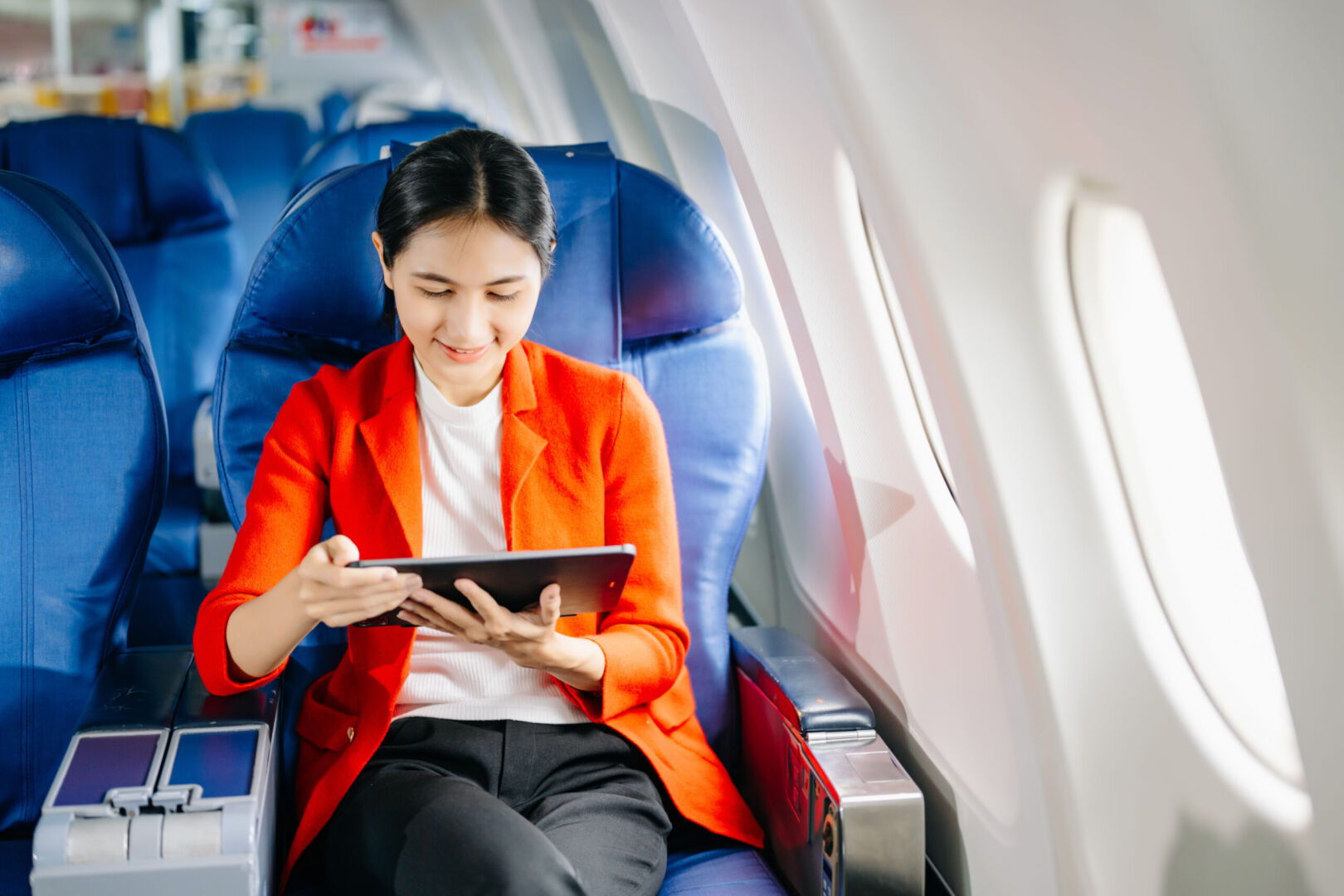 What Are Red-Eye Flights and How to Book Them?